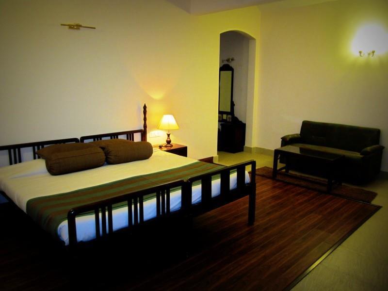 Hotel Harsh Ananda Аллахабад Номер фото